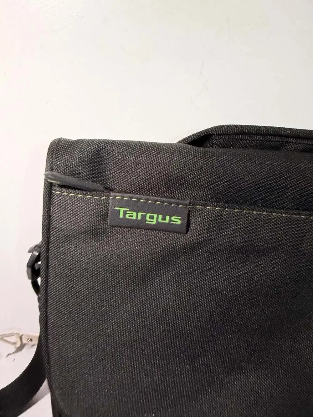 Targus Spruce Mini Messenger Tablet and Netbook Bag